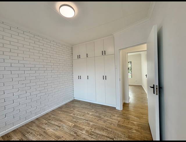 2 BEDROOM TOWNHOUSE FOR SALE IN JEFFREYS BAY CENTRAL
